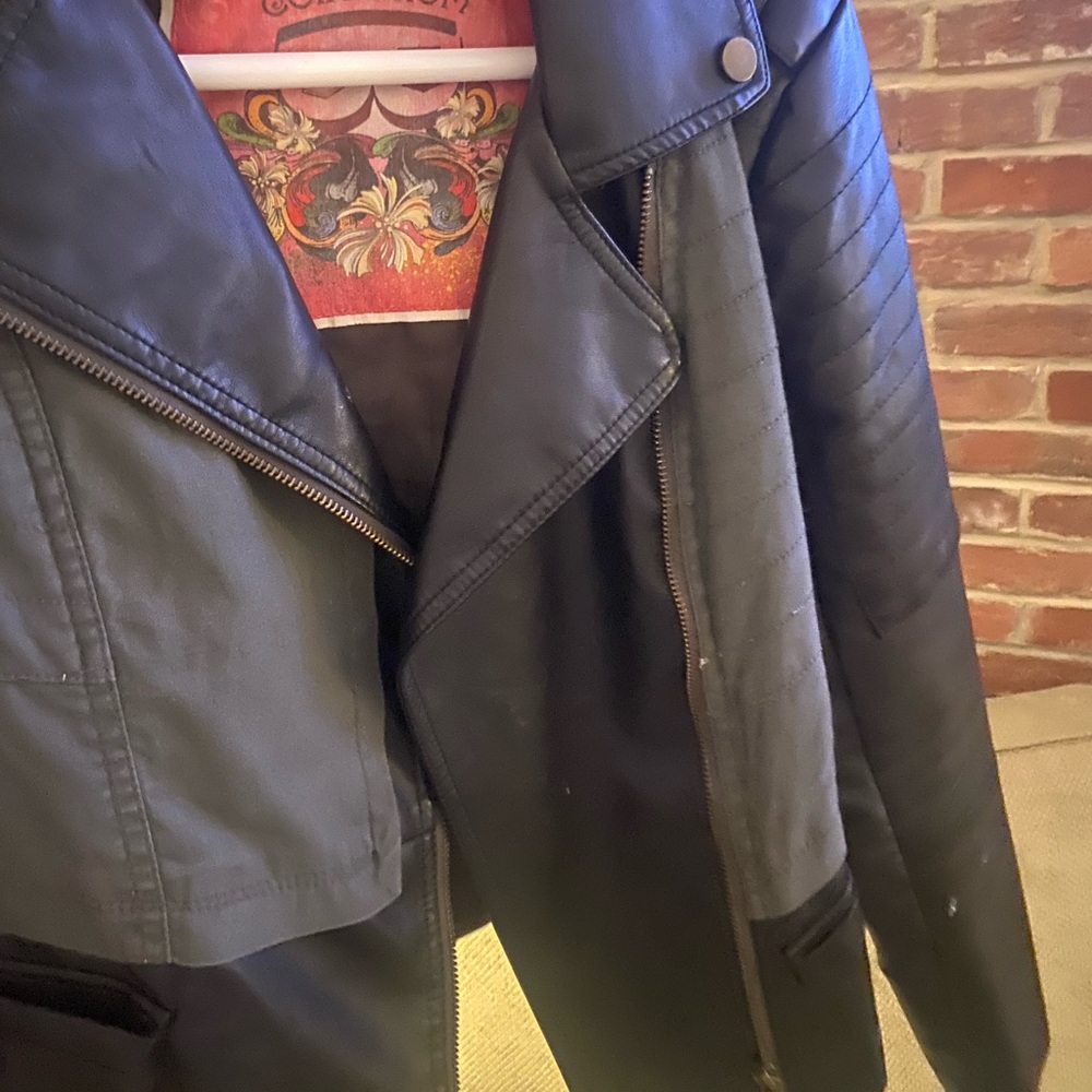Leather jacket - Picture 9 of 15